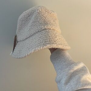 Roxy Cream Sherpa Bucket Hat